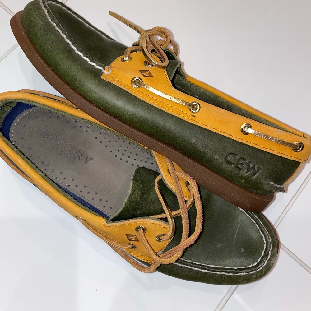 CUSTOM GREEN AND GOLD SPERRYS